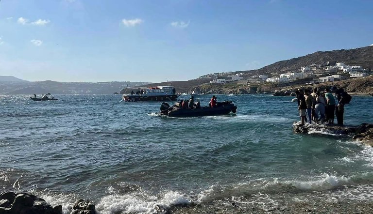 قتلى بغرق مركب قرب جزيرة يونانية