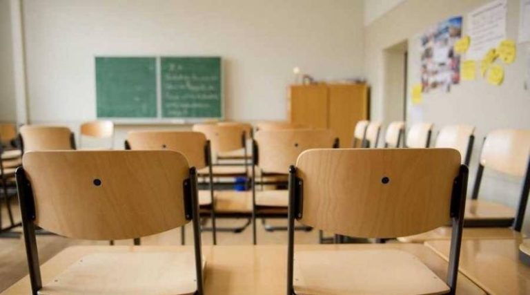 الحلبي لـ 550 مدرسة: لدفع المتوجبات.. وإلّا!