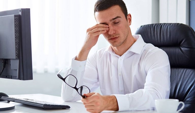 كيف نحمي أعيننا من أشعة الكمبيوتر؟