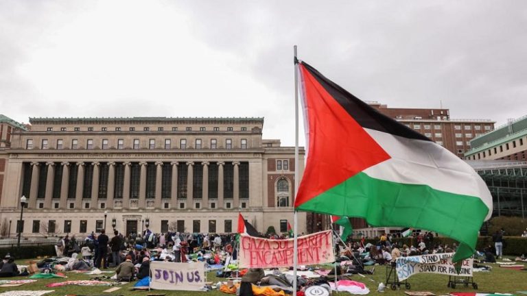 جامعة كولومبيا تدعي على رئيستها!