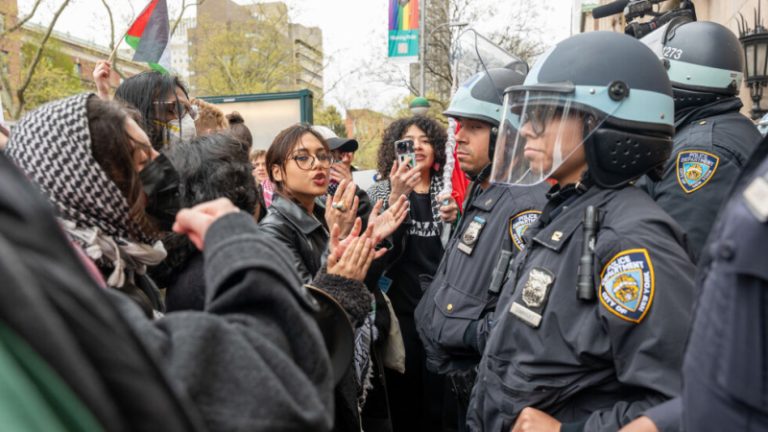 إعتقالات في جامعة فلوريدا بسبب تظاهرات داعمة لغزة (فيديو)