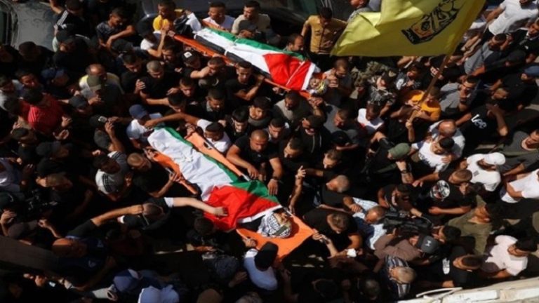 العدو يحتجز الشهداء في طولكرم