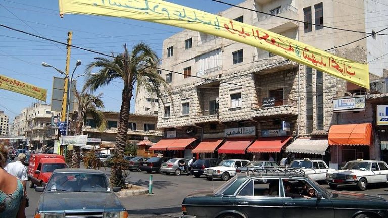 بطاقات للنازحين السوريين في النبطية