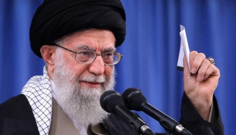 خامنئي: الكيان الصهيوني الخبيث سيُعاقَب (فيديو)