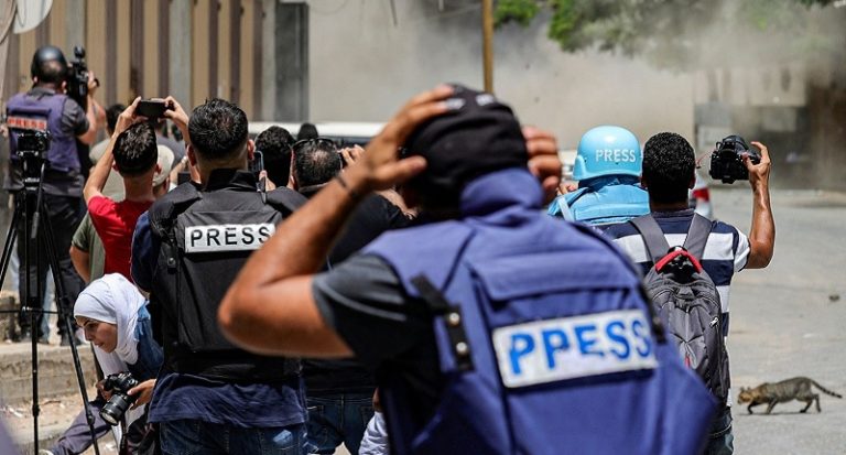 العدو منح فرصاً محدودة لوسائل الإعلام لدخول غزة!