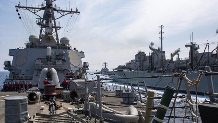 واشنطن تعيد نشر مدمرتين في الشرق الأوسط