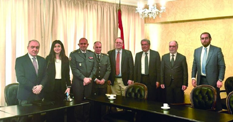 “المستند الإلكتروني” هل سيجنّب المواطن “برمة العروس” وشتم الدولة؟