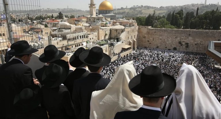 “الفصح اليهودي”.. طقوس متطرّفة لتهويد الأقصى!