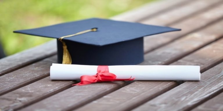 منح دراسية لطلاب “الدبلوم” و”الماستر”