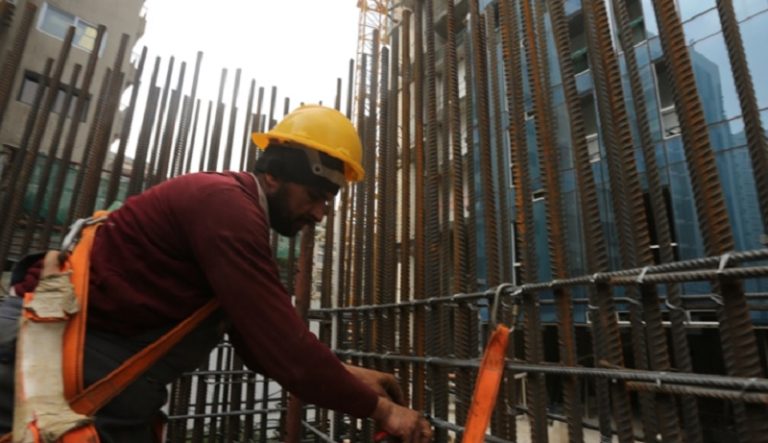 الحدّ الأدنى المطلوب للأجور.. 580 دولاراً؟