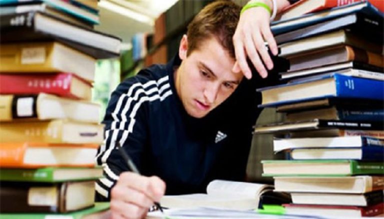 كيف نحارب الضغوطات النفسية التي تظهر في فترة الامتحانات؟