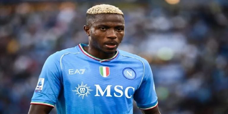 باريس سان جيرمان يدرس إمكانية التعاقد مع أوسيمين