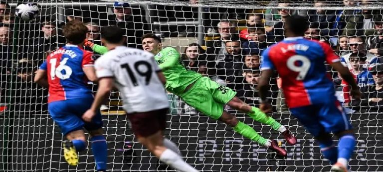 مانشستر سيتي يهزم كريستال بالاس ويواصل ضغطه على ليفربول