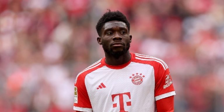 الغموض يُحيط بمستقبل ديفيز مع بايرن ميونخ