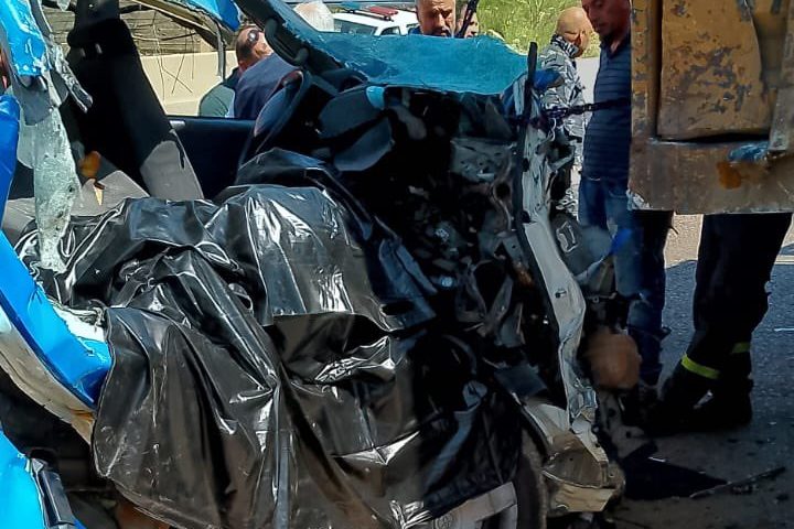 قتيلة وجريح بحادث سير في  بحمدون (صور)