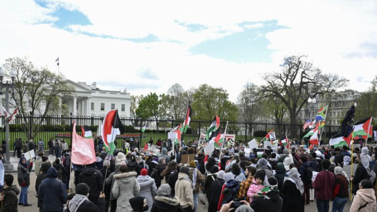 مجلس النواب الأميركي يدين عبارة “من النهر إلى البحر”