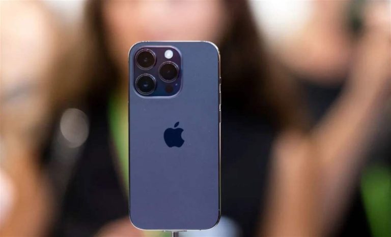 سجل سري في الآلة الحاسبة قد يحرج مستخدمي “آيفون”