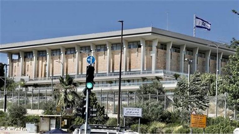 “إسرائيل” توبّخ حلفاءها!