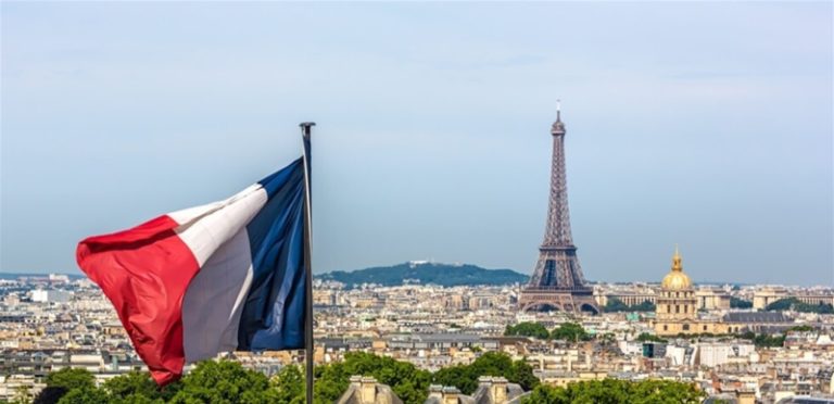 فرنسا تدعو مواطنيها لمغادرة مالي