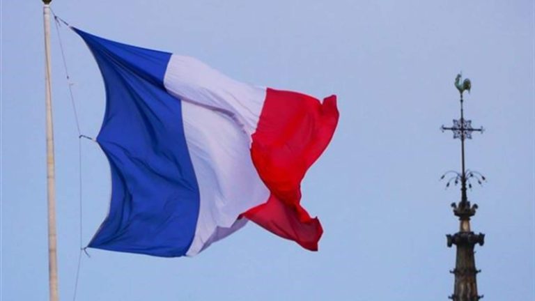 “الخارجية الفرنسية” تطلب من رعاياها مغادرة إيران