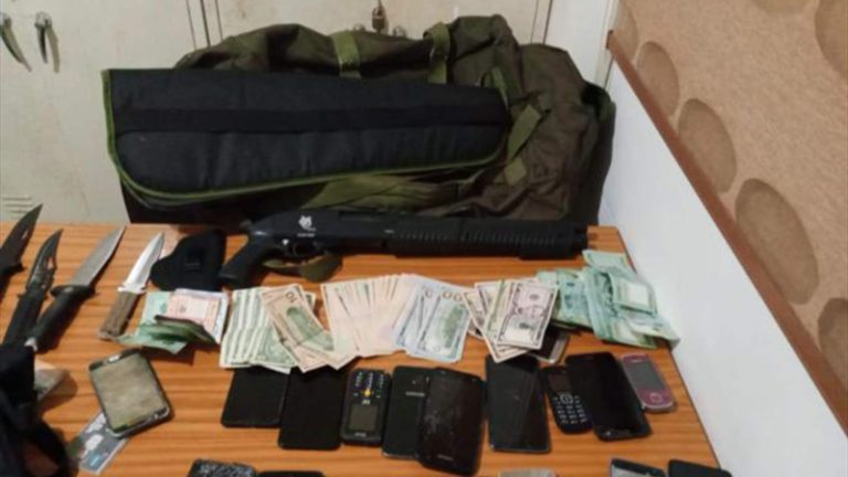 فصيلة عرمون توقف أشخاص بتهمة سرقة منزل في خلدة