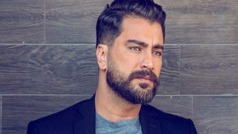 بالصورة.. “قبلة” معتصم النهار تثير الجدل