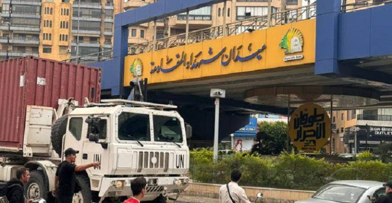 بالصور.. اعتراض شاحنتين لـ”اليونيفل” في الضاحية الجنوبية