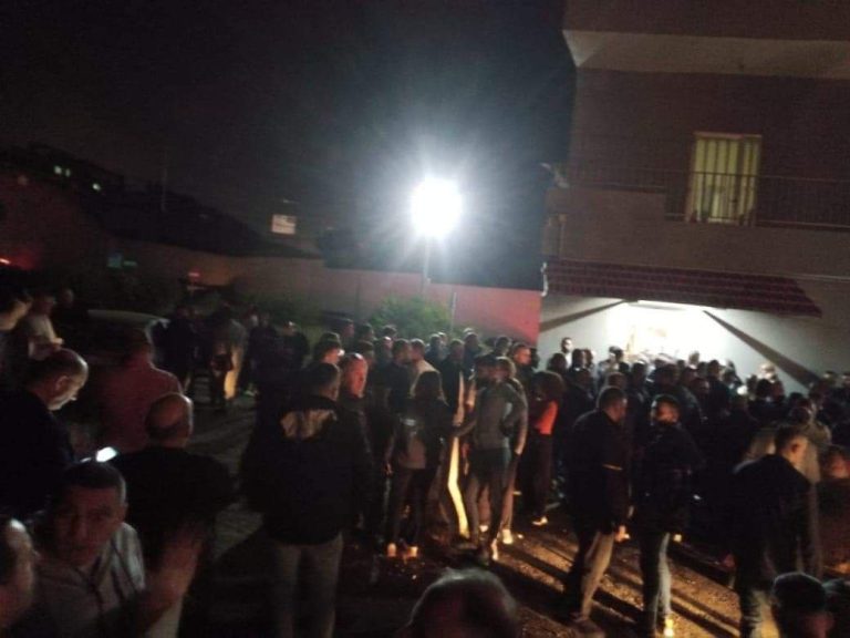 بالفيديو.. إغلاق طرقات احتجاجاً على خطف باسكال سليمان