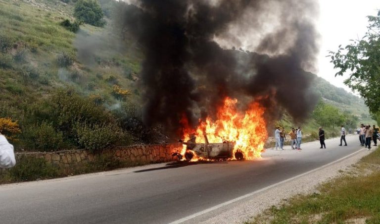 شهيدان باستهداف سيارة في البقاع الغربي (صور – فيديو)