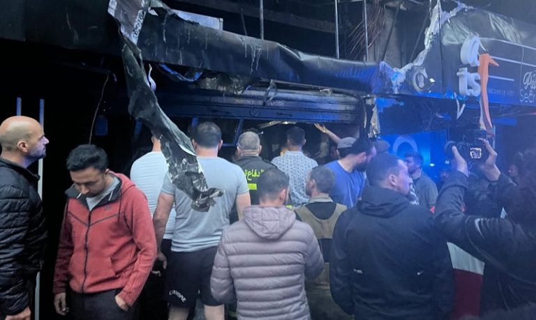 بالأسماء والصور ـ شـ.ـ.ـهـ.ـداء لقمة العيش في حريق المطعم