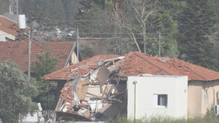 6 انفجارات بين المباني في “المطلة”