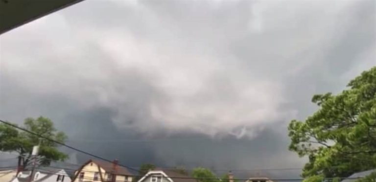 20 قتيلاً بإعصار في الفيليبين