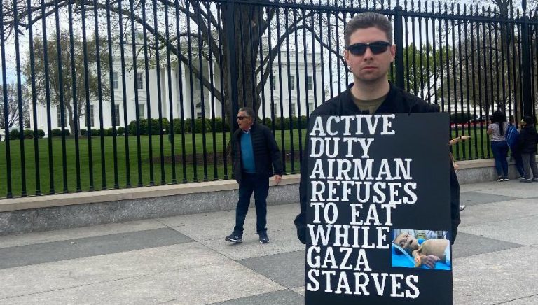 جندي أميركي يواصل إضرابه عن الطعام تضامناً مع غزة