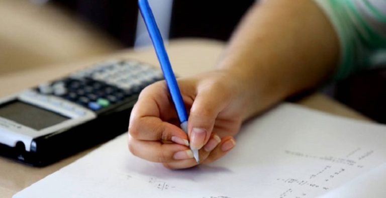 بالصور ـ مواعيد الإمتحانات للشهادة المتوسطة (الطلبات الحرة) والثانوية العامة