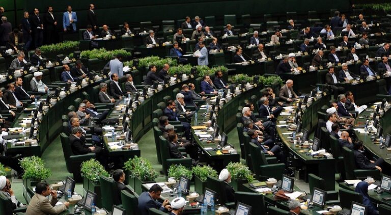 البرلمان الإيراني يعيد انتخاب قاليباف رئيسا له