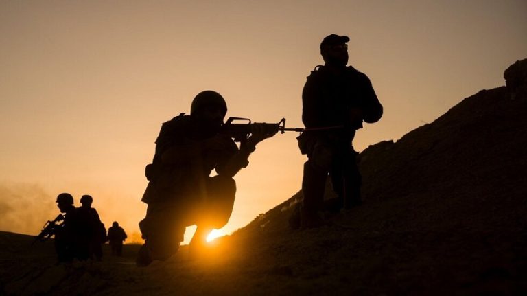 “هآرتس”: 22 جندياً قتلوا بـ”نيران صديقة”