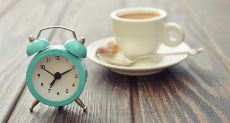 الوقت المثالي لشرب القهوة
