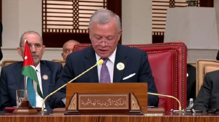 ملك الأردن في القمة العربية: للفصل بين الضفة والقطاع ووقف التصعيد