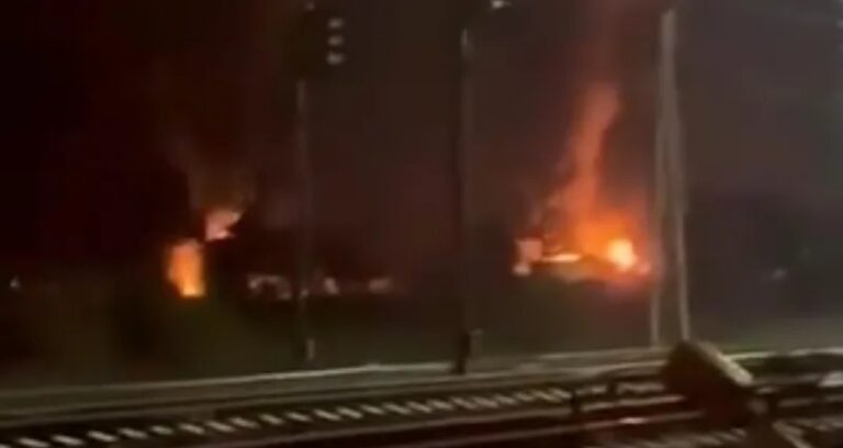 جرحى بحريق في روسيا (فيديو)