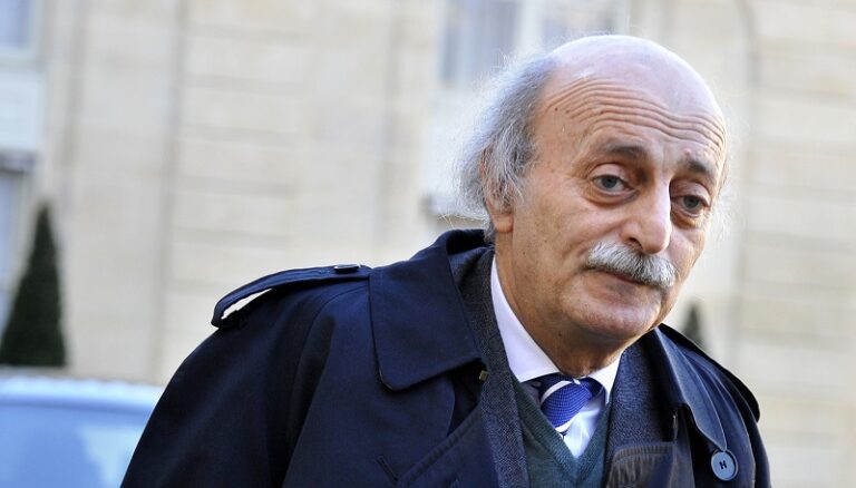 جنبلاط: الحزب يدافع عن لبنان