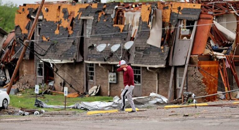 قتلى بإعصار ضرب وسط الولايات المتحدة