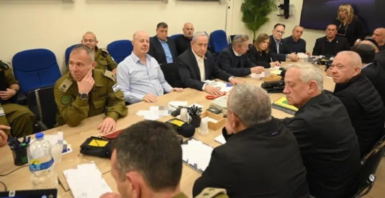 إعلام عبري: حكومة نتنياهو مهددة بالإنهيار