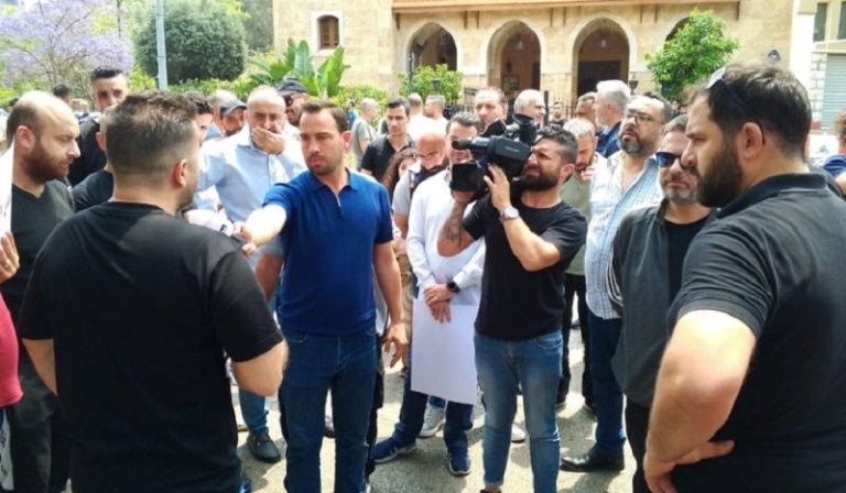 اعتصام لعمال “المعاينة الميكانيكية” أمام وزارة الداخلية