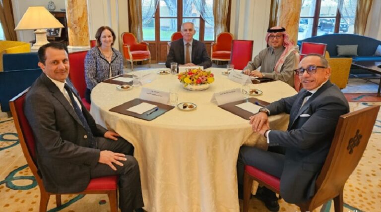 “اللجنة الخماسية” على حافة اليأس.. و”سحب اليد”!