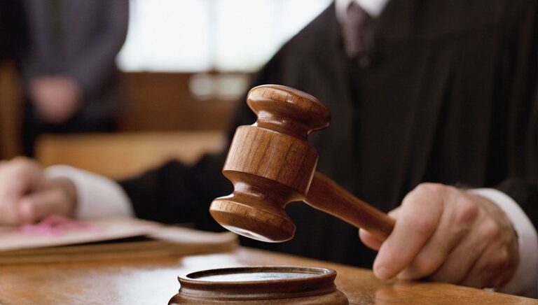 “مذكّرة إحضار” بحق المحامي في قضية عصابة اغتصاب الأطفال