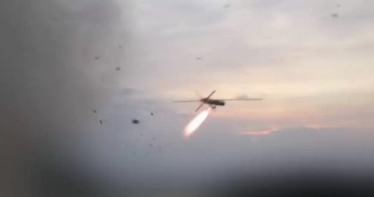 “المقاومة العراقية” تقصف قاعدة “عوبدا” الجوية الصهيونية