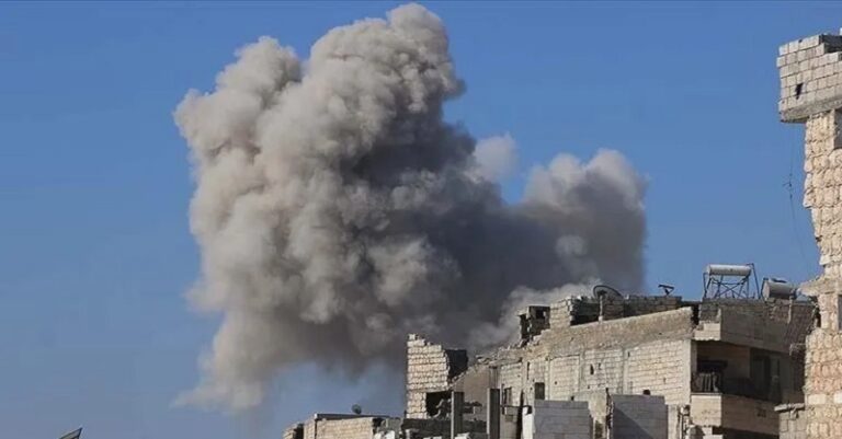 غارة على القصير في سوريا.. وشهداء (فيديو)