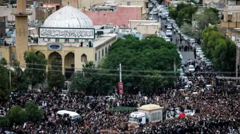 بالفيديو.. بدء مراسم تأبين رئيسي بحضور عدد من مسؤولي الدول