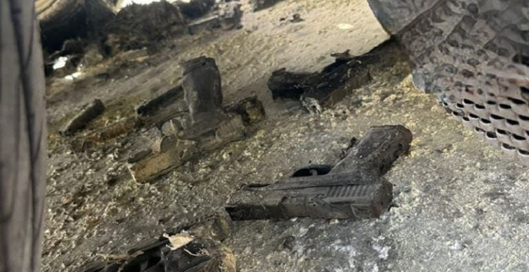 من وراء الشاحنة المحملة بالسلاح؟