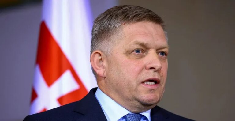 رئيس الوزراء السلوفاكي يواصل علاجه في المنزل